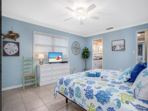 Two Bedroom Ground Level Condo with Private Beach in Siesta Key